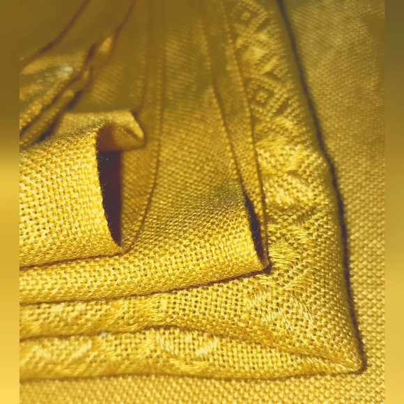 Luxury Table Linen Golden tablecloth 78x60 hand sewn - Picture 2 of 14